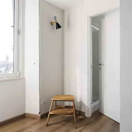 Minimal And Charming Studio In Isola District-via Farini