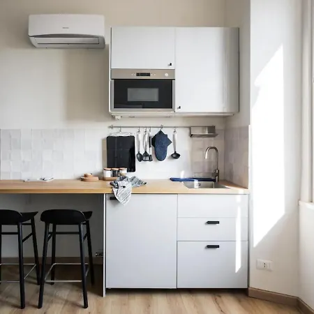 Minimal And Charming Studio In Isola District-via Farini Apartment Milan