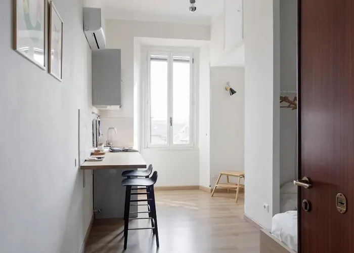 Lejlighed Minimal And Charming In Isola District-via Farini